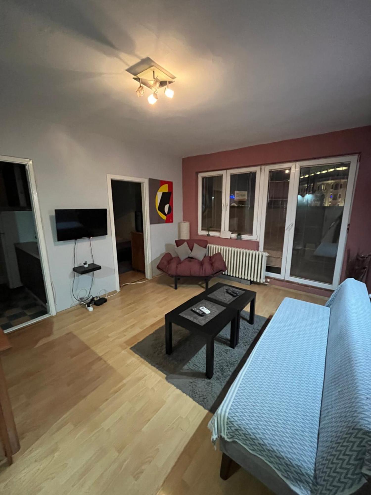 סקופיה Square Vanilla Apartments מראה חיצוני תמונה