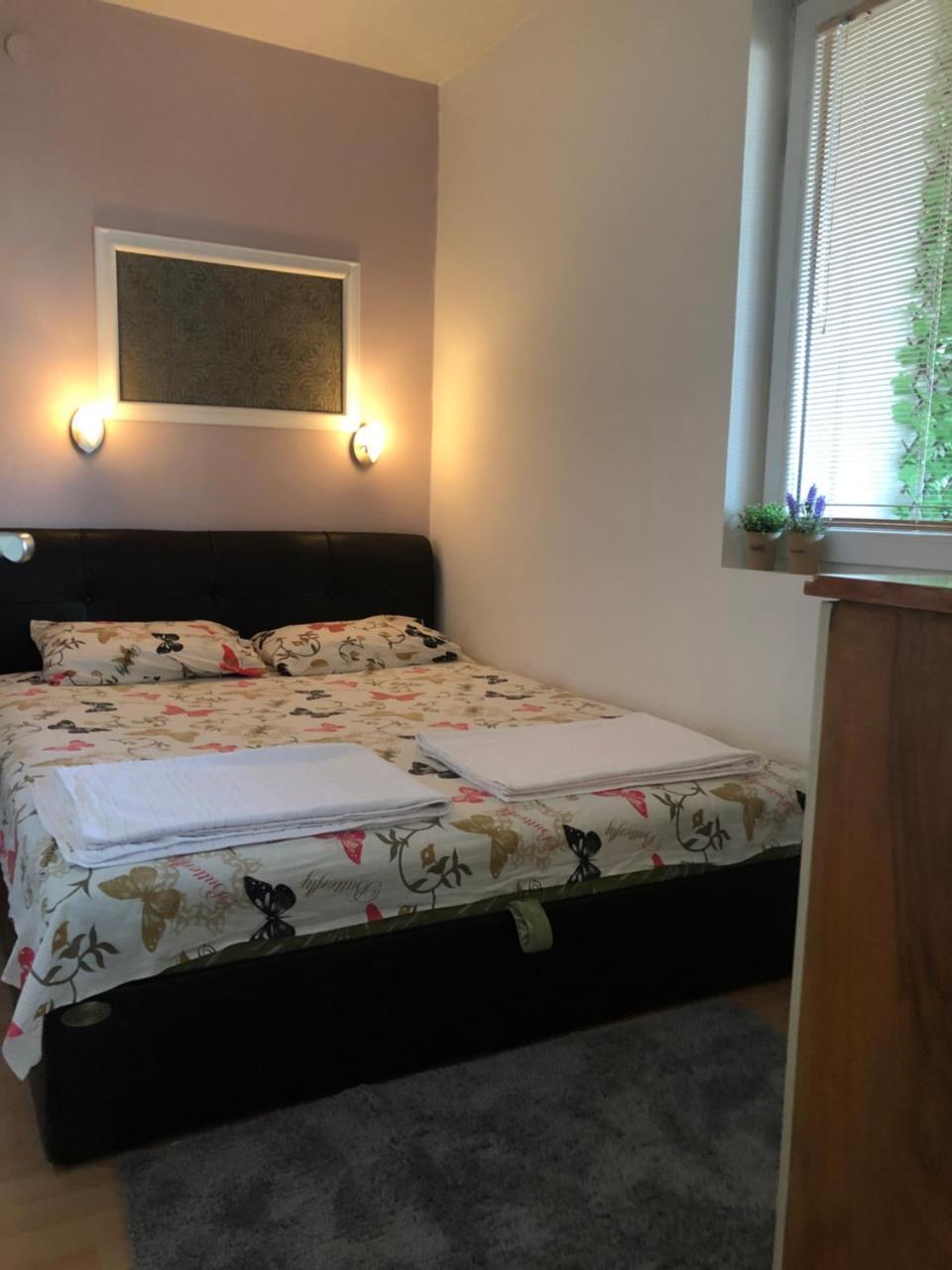 סקופיה Square Vanilla Apartments מראה חיצוני תמונה