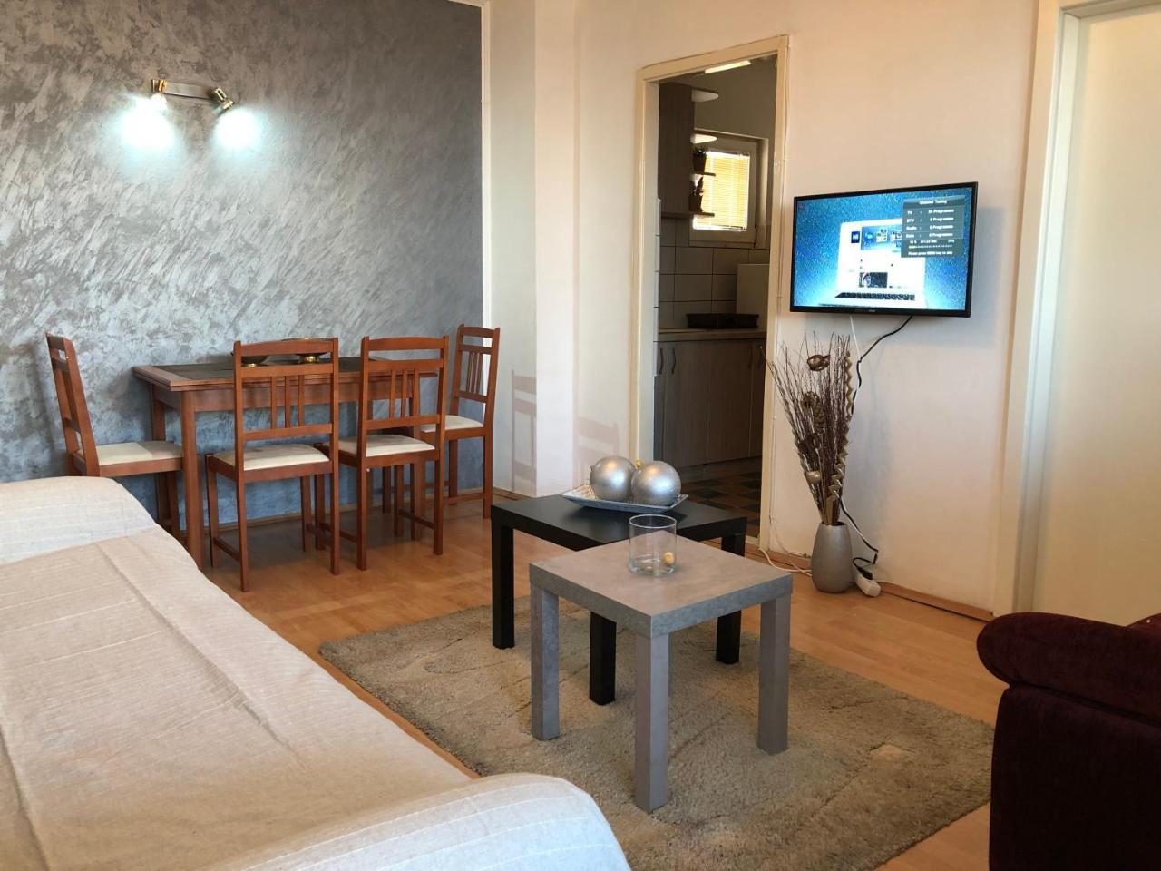 סקופיה Square Vanilla Apartments מראה חיצוני תמונה