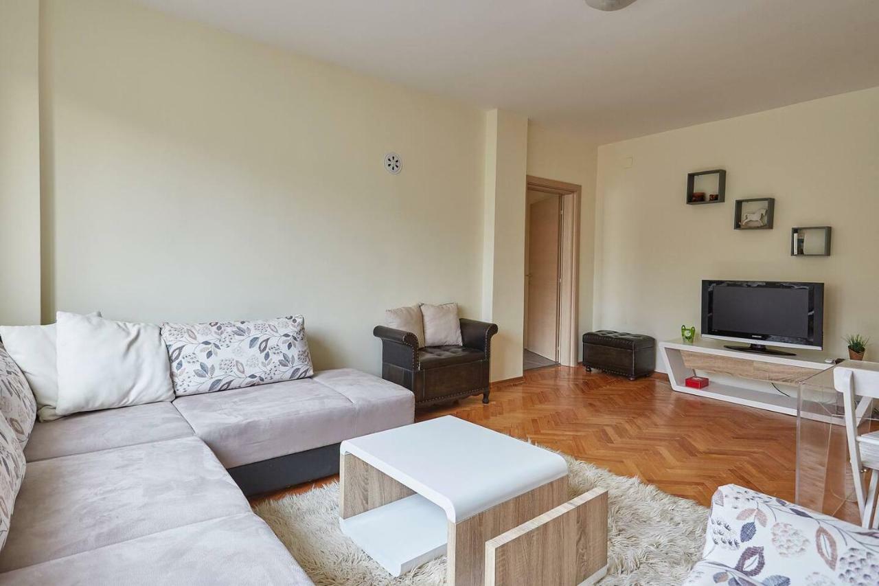 סקופיה Square Vanilla Apartments מראה חיצוני תמונה
