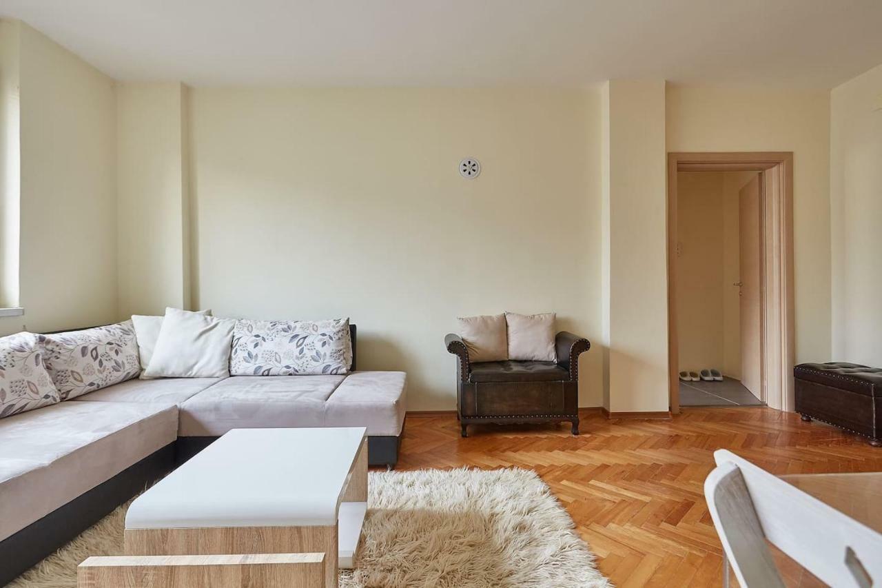 סקופיה Square Vanilla Apartments מראה חיצוני תמונה